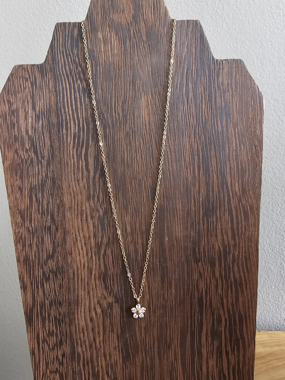 Dainty Flower Pendant Necklace - Picture 2 of 3
